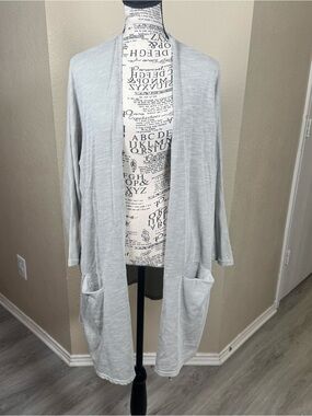 DONNI. Light Gray‎ Ribbed Knit Cardigan